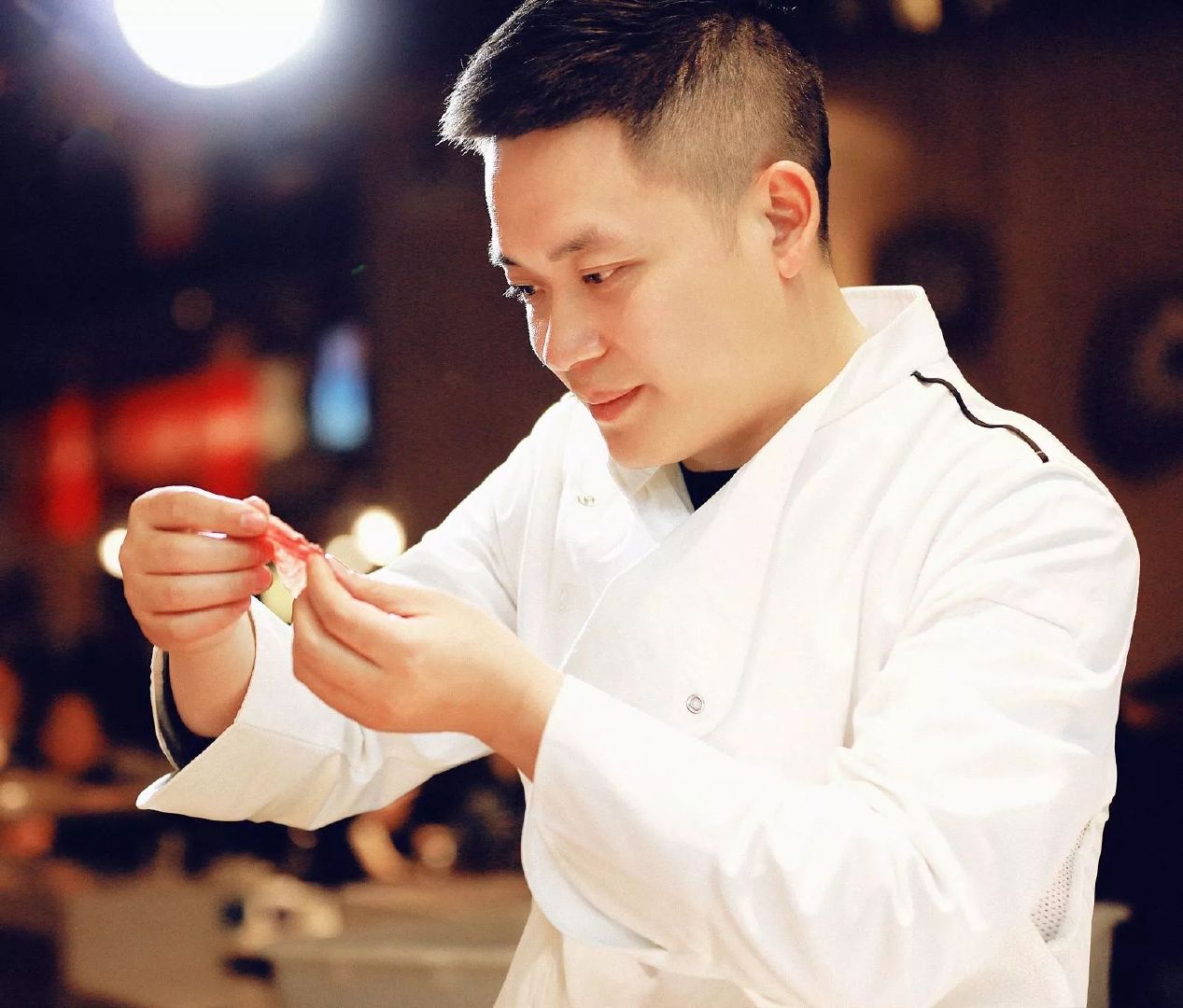 费大厨荣登中国大厨封面辣椒炒肉再受全民关注